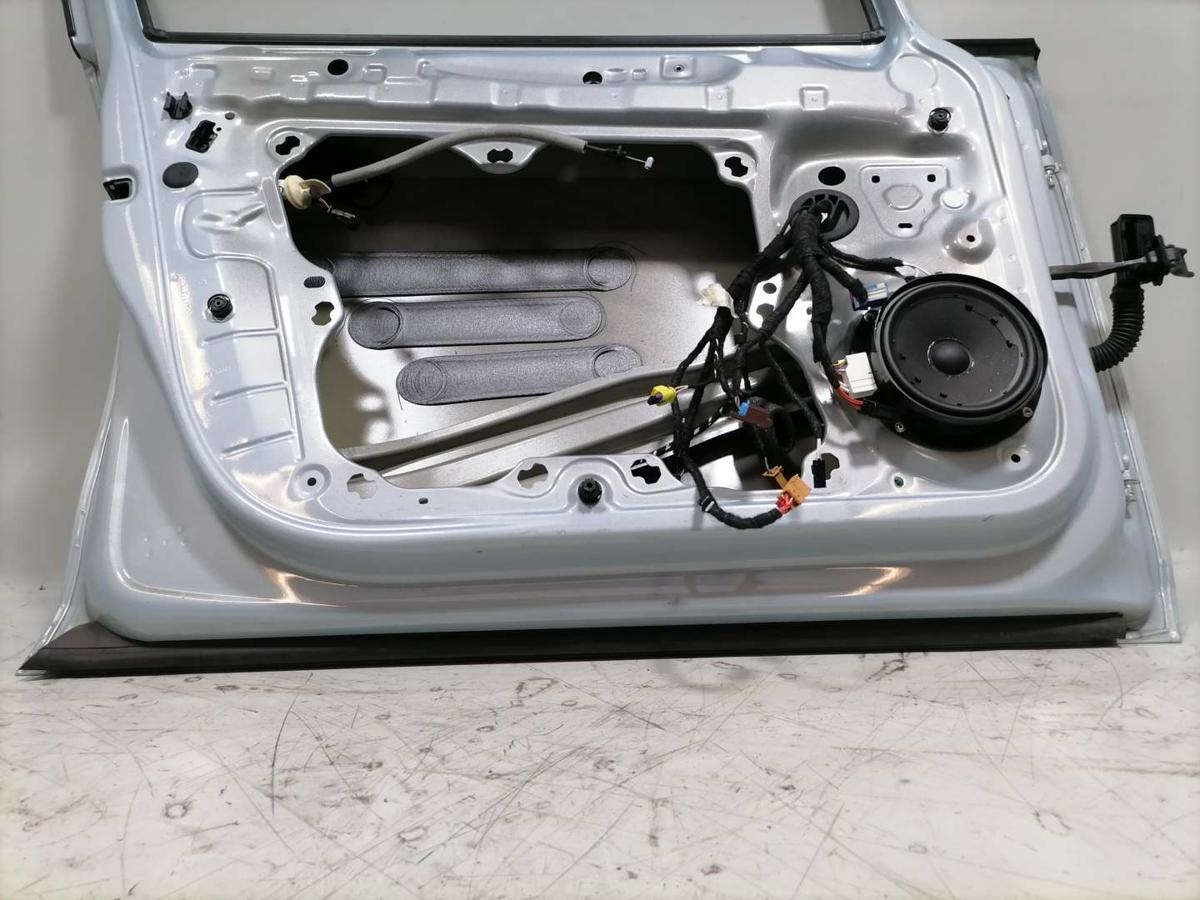 VW Golf 8 original Tür vorn links LV5L Christal Ice Blue 5-Türer Rohbau Bj.2024